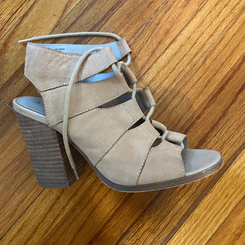 Hinge (Nordstrom) Tan Lace up Heels